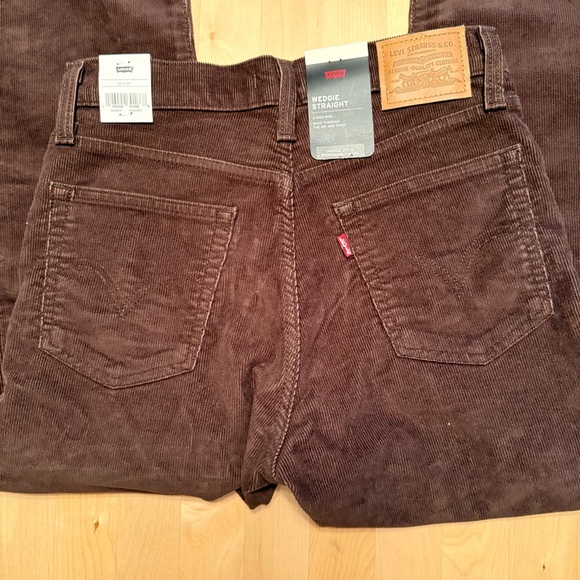 Levi’s Wedgie Straight Corduroy Pants - women’s 26x28 - Picture 3 of 8